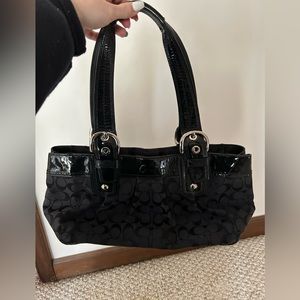 Coach shoulder purse. Black.
